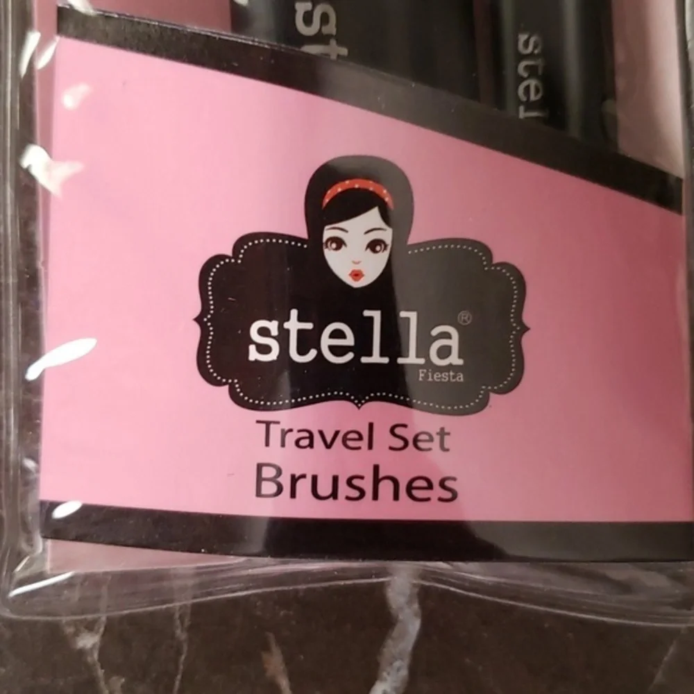 Travel‎ makeup brushes